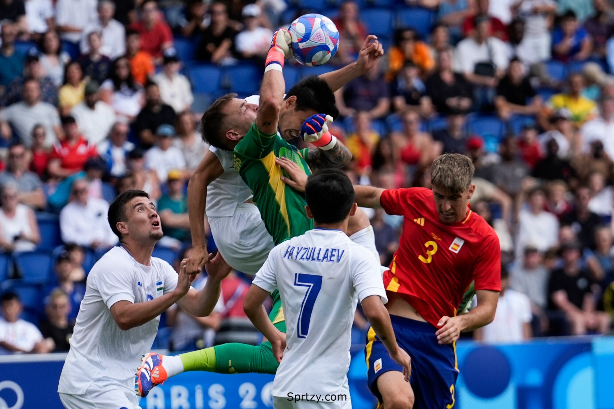 Olympic Football: France, Spain begin with a win